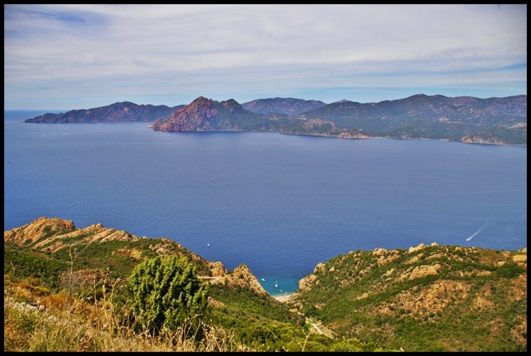 Uroki Korsyki, czyli piękne góry i morze Śródziemne.