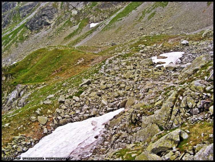 Jeden z łatwiejszych odcinków podejścia na Szpiglasową Przełęcz w Tatrach.
