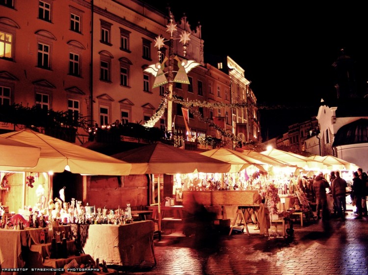 Świąteczne Kramy na Rynku Głównym w Krakowie.