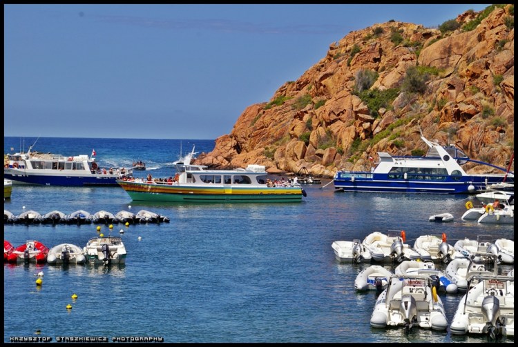 Port w miasteczku Porto na Korsyce. Takie tam zdjęcie dla ogrzania atmosfery.