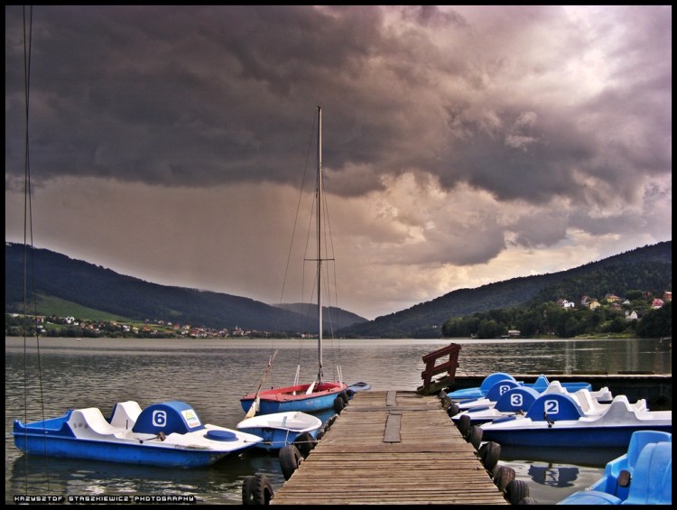 Nadchodzi burza nad Międzybrodzie Bialskie