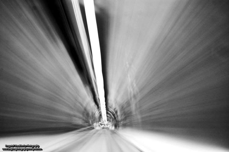 Tunel i zabawy z długim naświetlaniem 