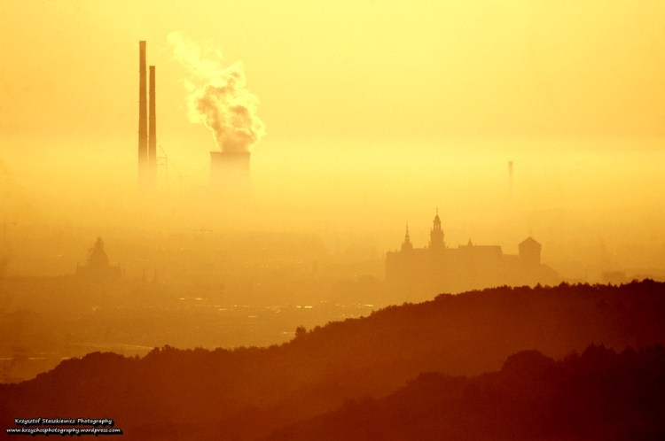 Przepiękny wschód słońca sfotografowany z Kopca Piłsudskiego 