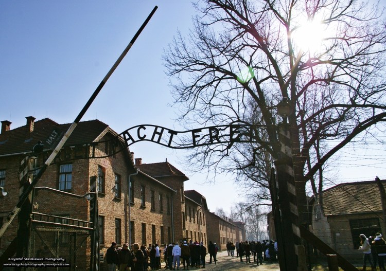 Wejście do byłego obozu Auschwitz