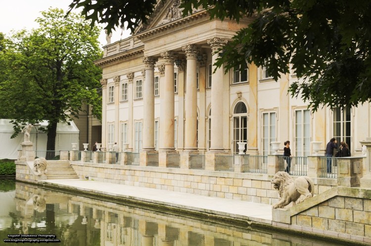 Pałac na wodzie w Warszawie.