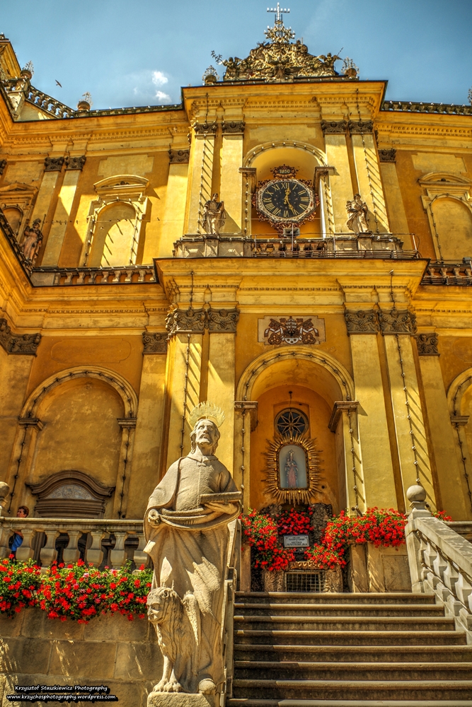 Wejście do Bazyliki W Wambierzycach.