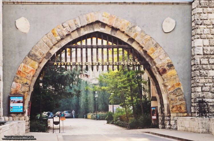 Brama Muzeum, które znajduje się w parku Városliget w Budapeszcie.