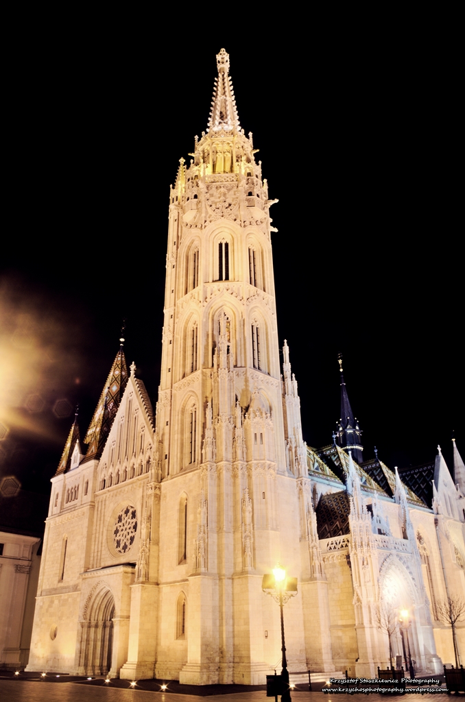 Kościół Macieja wieczorową porą.